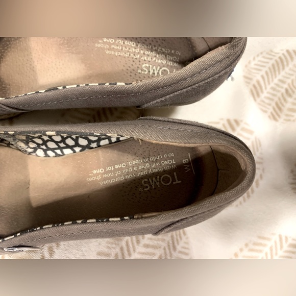 Tom’s Grey Wedges - Picture 3 of 7